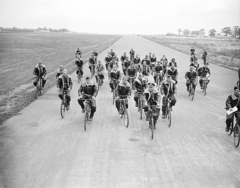 Illustration for article titled Great Moments In Bicycle-Powered Warfare